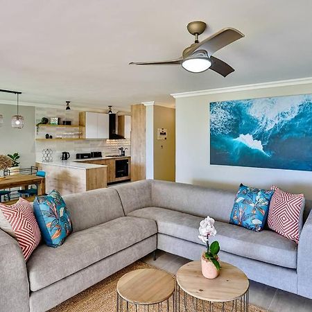 Апартаменты Large Sea View, Walk To Eateries, Loadshed Free Баллито Экстерьер фото